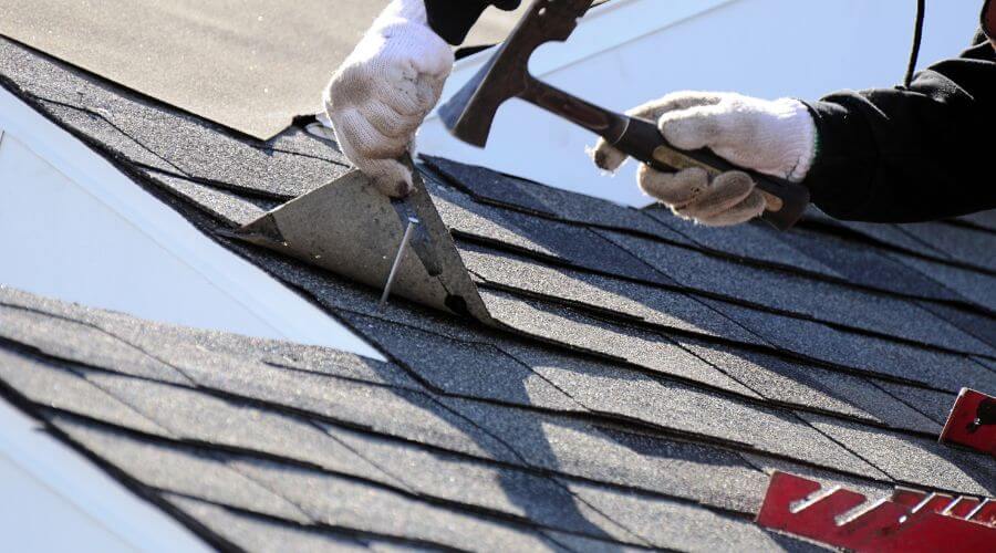Professional gutter cleaning in Sweet Home, OR